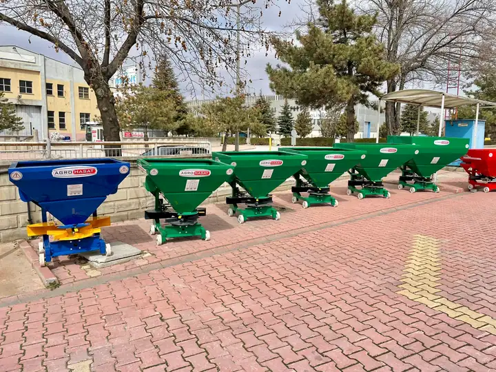 Agrohasat Tek Diskli Gübre Serpme Makineleri-Hidrolikli ürün görseli